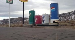 obrázek - Giant Soda Cans Of Salina