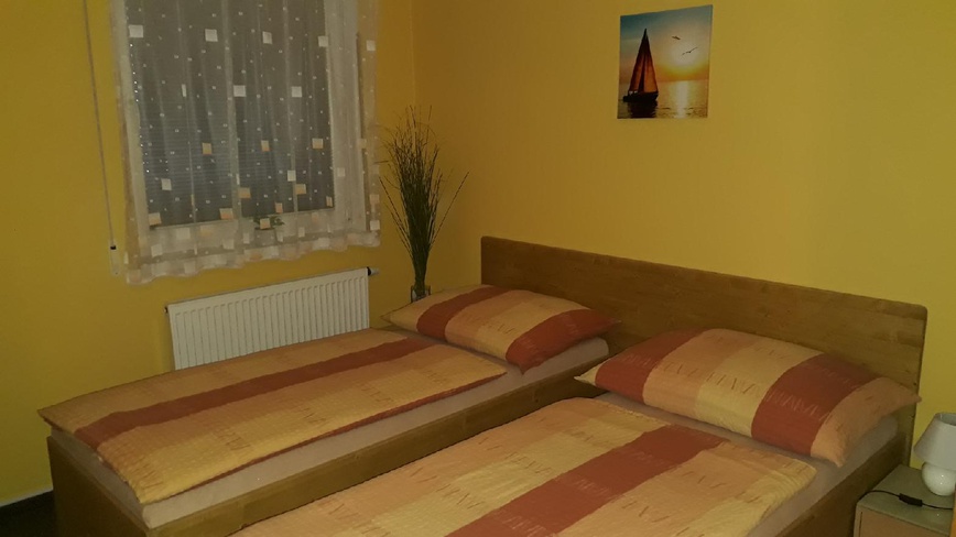 Penzion U Rudolfa - Žlutý 3 lůžkový pokoj včetně koupelny a WC - Možno i spojené (manželské) postele