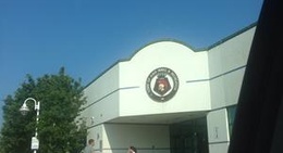 obrázek - McLean Community Centre Gym