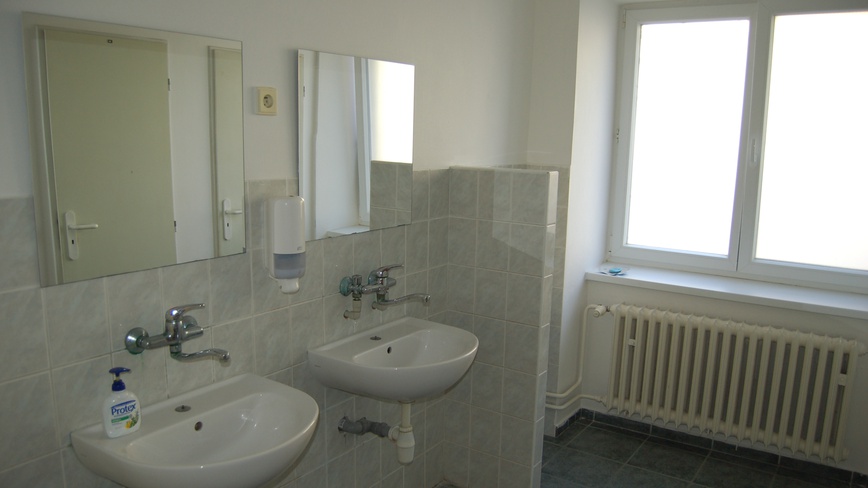 Domov mládeže Břeclav - Pánské sociální zařízení v budově B