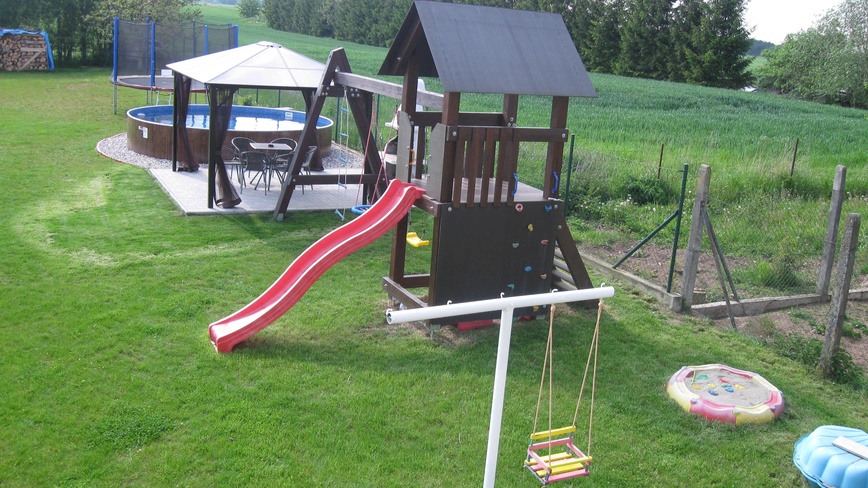 UBYTOVÁNÍ NA VYHLÍDCE - Celkový pohled na venkovní komplex - celkový pohled na venkovní komplex