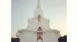 obrázek - พระบรมธาตุเจดีย์กาญจนาภิเษก (Kanchanapisek Pagoda)