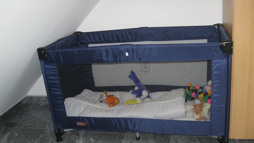 UBYTOVÁNÍ NA VYHLÍDCE - Dětská postýlka, která je k dispozici - dětská postýlka, která je k dispozici