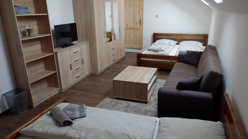 Penzion Opolany u Poděbrad - Pokoj v podkroví pro 4 osoby - Pokoj v podkroví pro 4 osoby