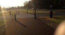 obrázek - Walking Trail @ Front & Merrill