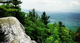 obrázek - Monument Mountain Summit