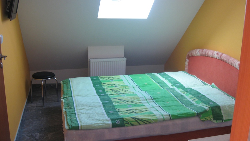 UBYTOVÁNÍ NA VYHLÍDCE - Pohled na samostatný dvoulůžkový pokoj - pohled na samostatný dvoulůžkový pokoj