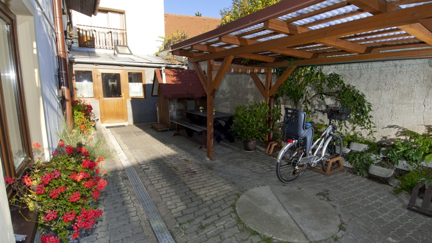 Penzion a restaurace U Třeboňského kola - Dvorek - kolostav