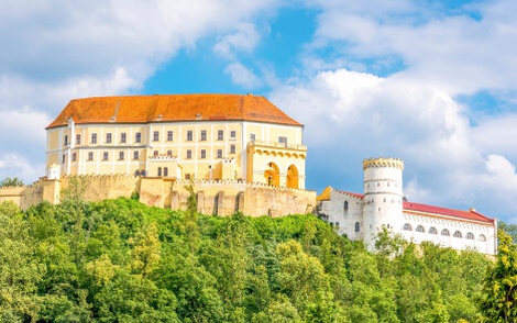 obrázek - Moravský kras u zámku v Letovicích: