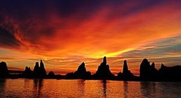 obrázek - Hashigui-iwa Rocks (橋杭岩)