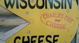 obrázek - Charlie's Cheese Shop and Post Office and Public Library