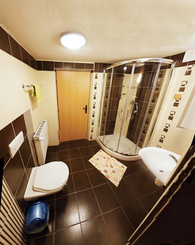 Chaty u Medvědína - koupelna+záchod(+1extra) - http://www.chatyumedvedina.cz/