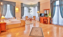 obrázek - Mariánské Lázně u Hlavní kolonády v