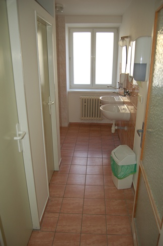 Domov mládeže Břeclav - Dámské sociální zařízení v budově B