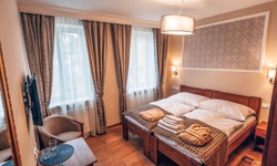 obrázek - Karlovy Vary v blízkosti kolonád